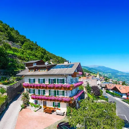 Haus Urban Aparthotel Barbiano (Trentino Alto Adige)